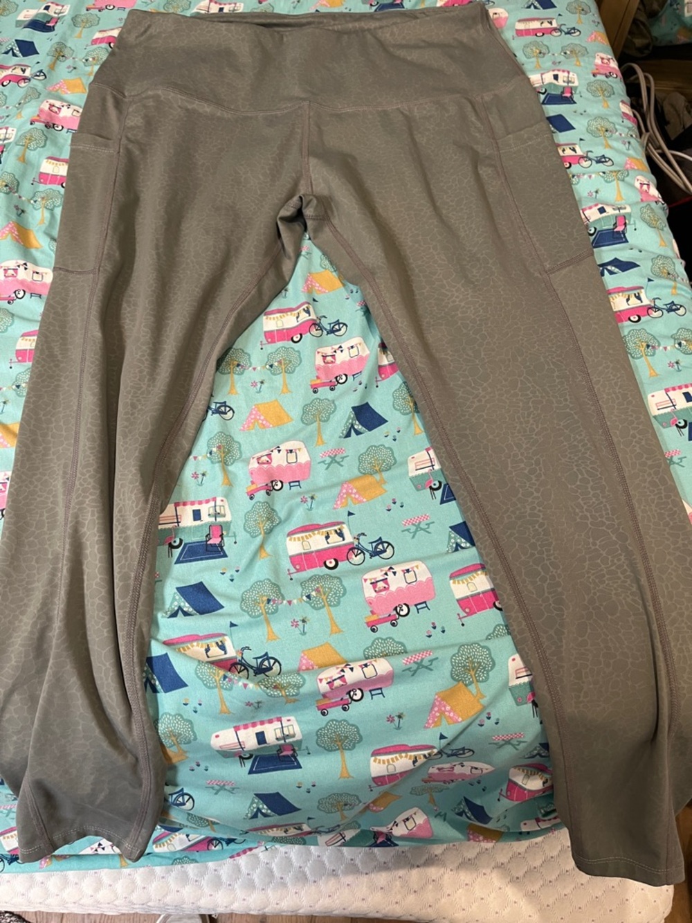 High-Rise gray Leggings with Side Pockets